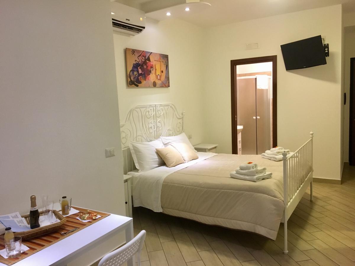 Holiday Garibaldi Napoli Bed and Breakfast Zewnętrze zdjęcie