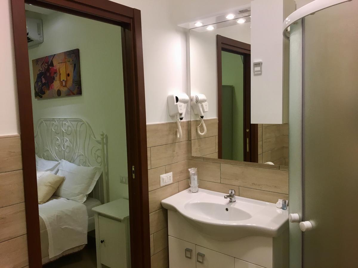 Holiday Garibaldi Napoli Bed and Breakfast Zewnętrze zdjęcie