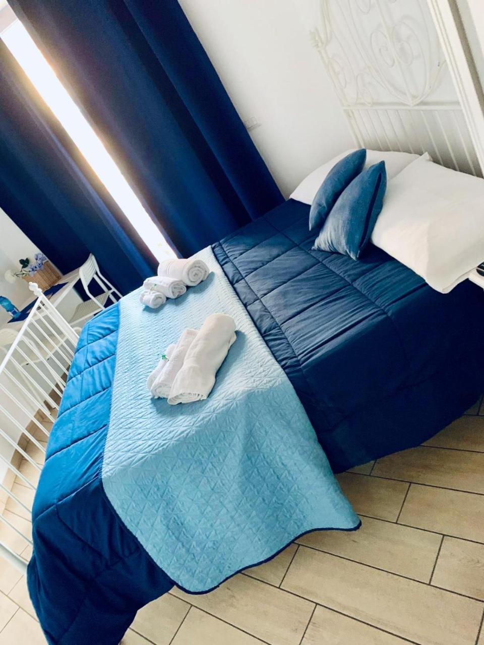 Holiday Garibaldi Napoli Bed and Breakfast Zewnętrze zdjęcie