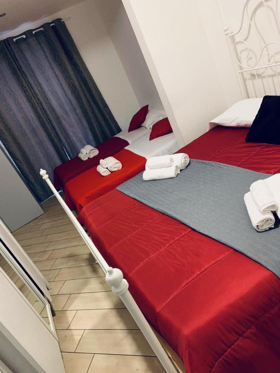 Holiday Garibaldi Napoli Bed and Breakfast Zewnętrze zdjęcie